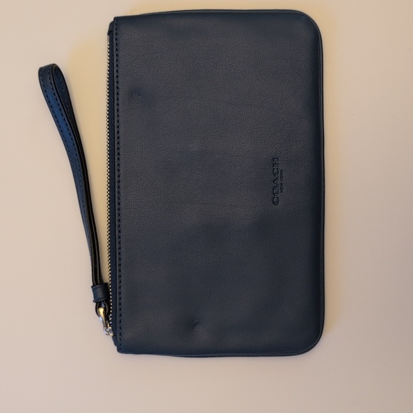 Bazooka Coach Wristlet - Picture 2 of 6